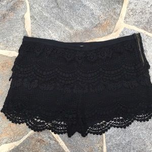 Pins & Needles side zip lace short short